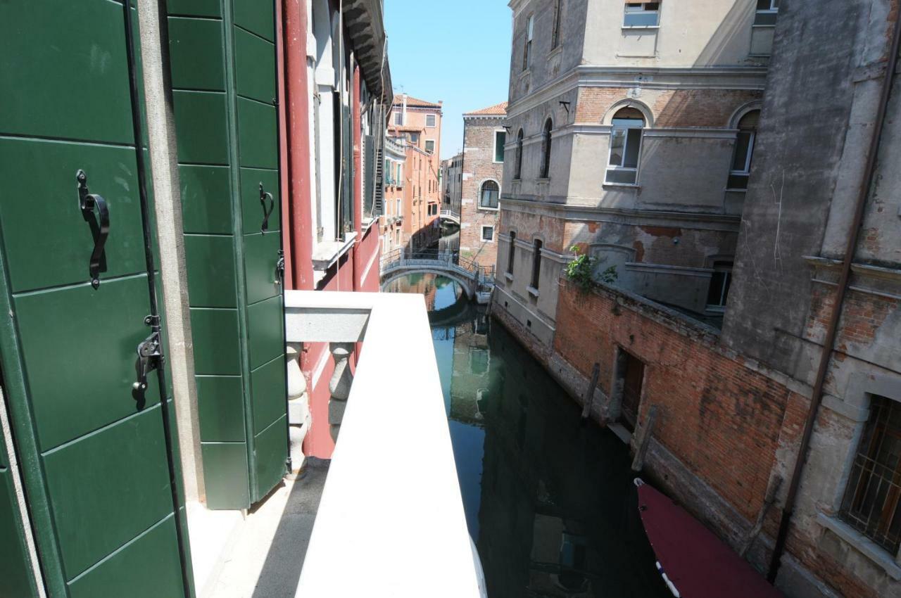 Sunny Canal A/C Wifi Venesia Bagian luar foto