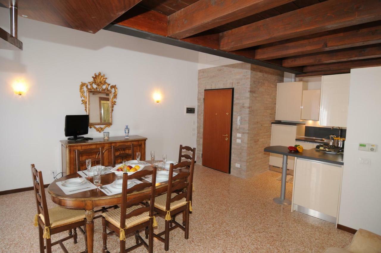 Sunny Canal A/C Wifi Venesia Bagian luar foto